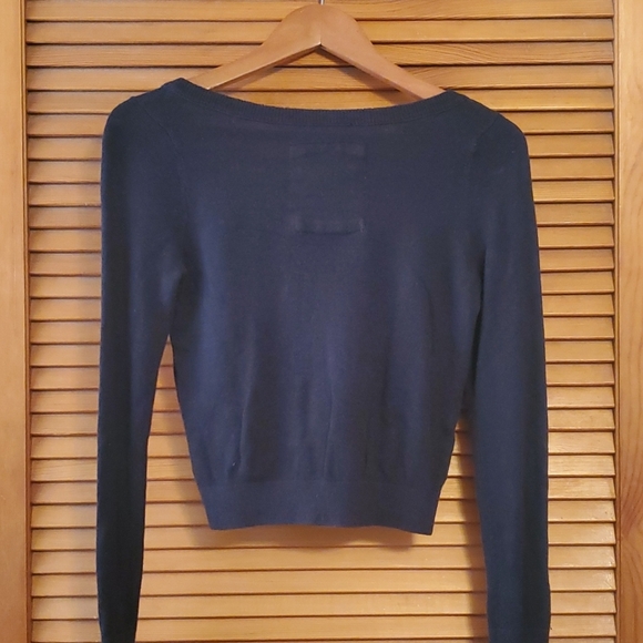 Hollister Sweater - Picture 2 of 3